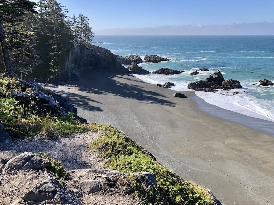 Coastal view on the cliffs between Tsuquadra Point and Nitnaht Narrows on the West Coast Trail