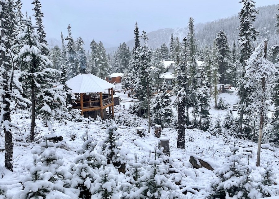 Snowy view of Cathedral Lakes Lodge, Cathedral Provincial Park
